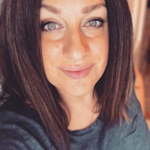 Meet your Posher, Dee